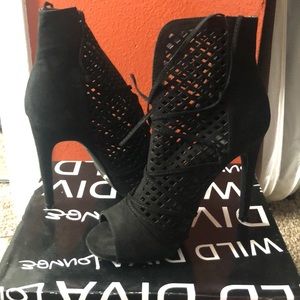 Women’s black 2 inch heels